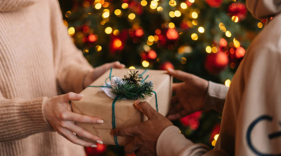 Что подарить родным на Новый год