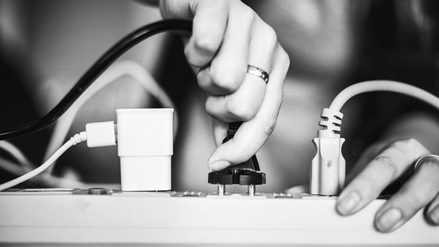 Стабілізатори напруги — надійний захист техніки від стрибків та перевантажень 